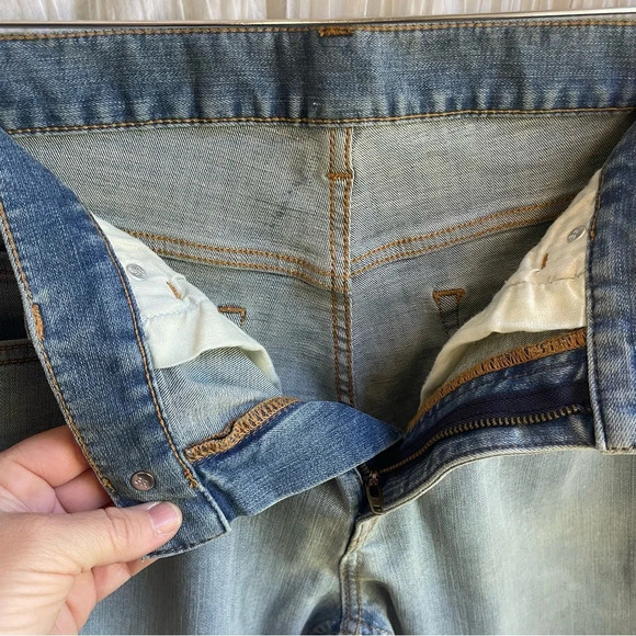 >70%OFF❣️Banana Republic Light Wash Jeans, 34, *Fashion Show Stock* Like NEW - Picture 5 of 13